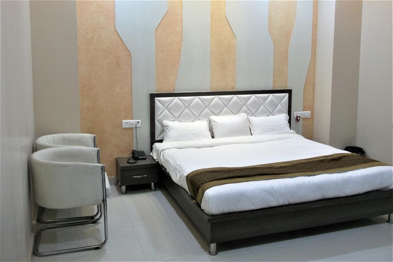 Oyo 10360 Hotel Grand Manoranjan Gorakhpur Eksteriør bilde