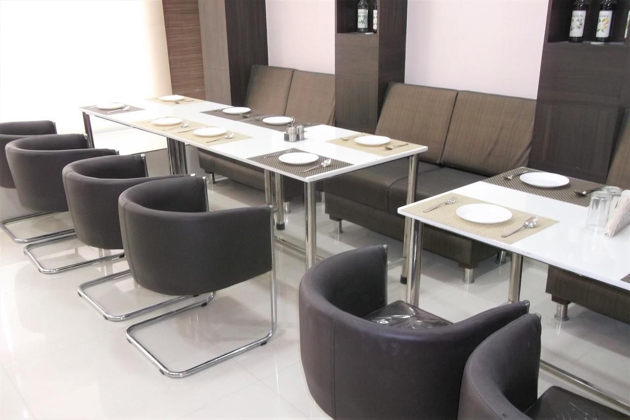 Oyo 10360 Hotel Grand Manoranjan Gorakhpur Eksteriør bilde