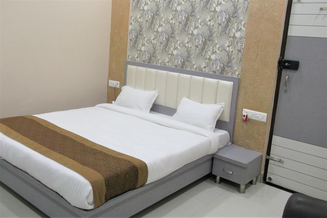 Oyo 10360 Hotel Grand Manoranjan Gorakhpur Eksteriør bilde