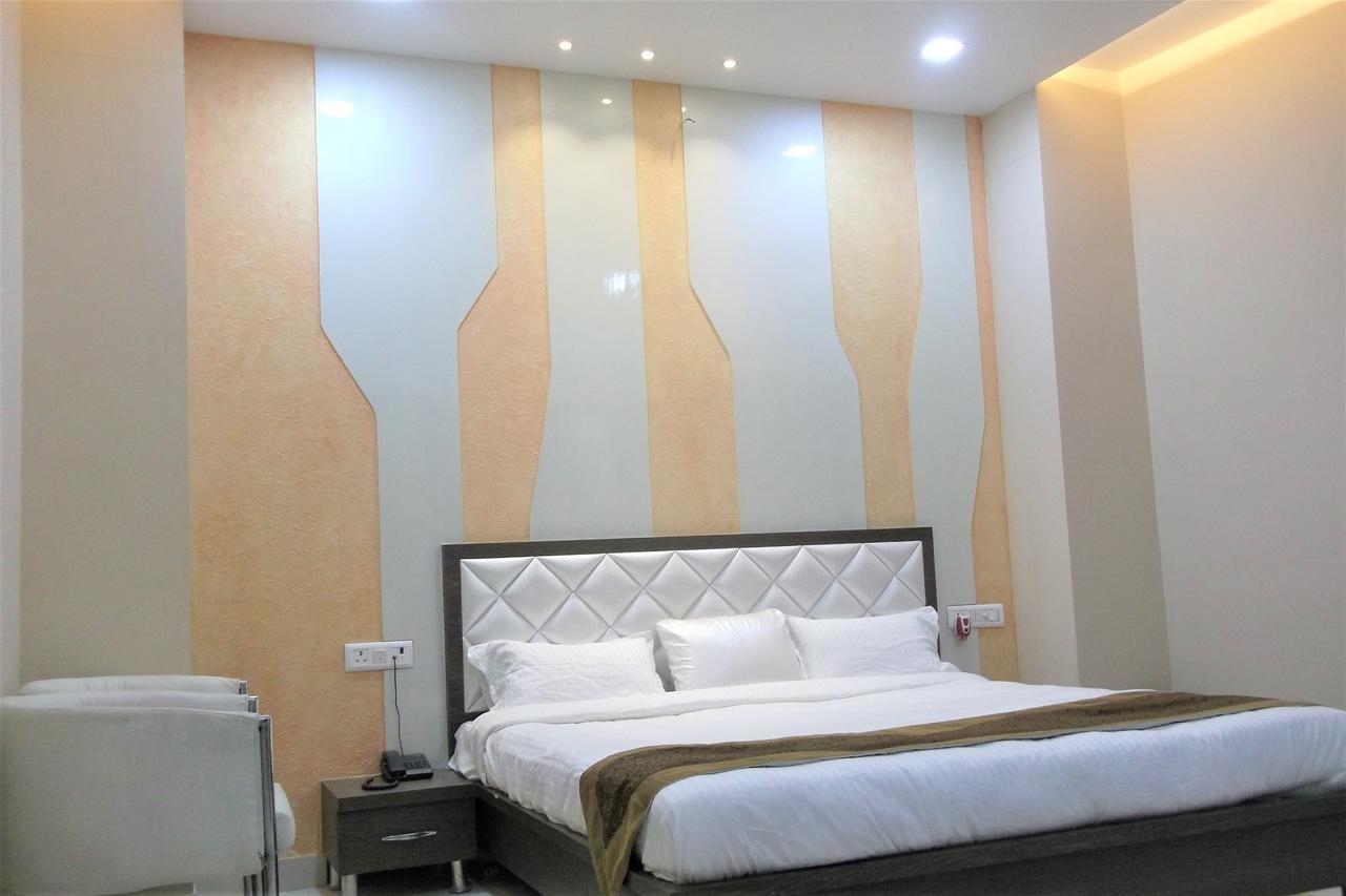 Oyo 10360 Hotel Grand Manoranjan Gorakhpur Eksteriør bilde