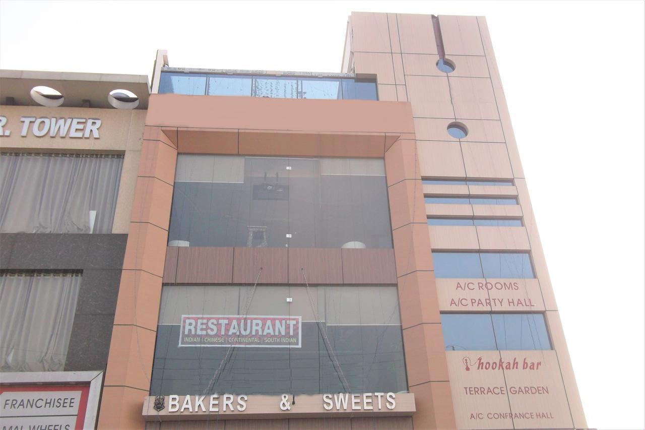 Oyo 10360 Hotel Grand Manoranjan Gorakhpur Eksteriør bilde
