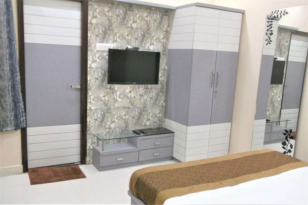 Oyo 10360 Hotel Grand Manoranjan Gorakhpur Eksteriør bilde