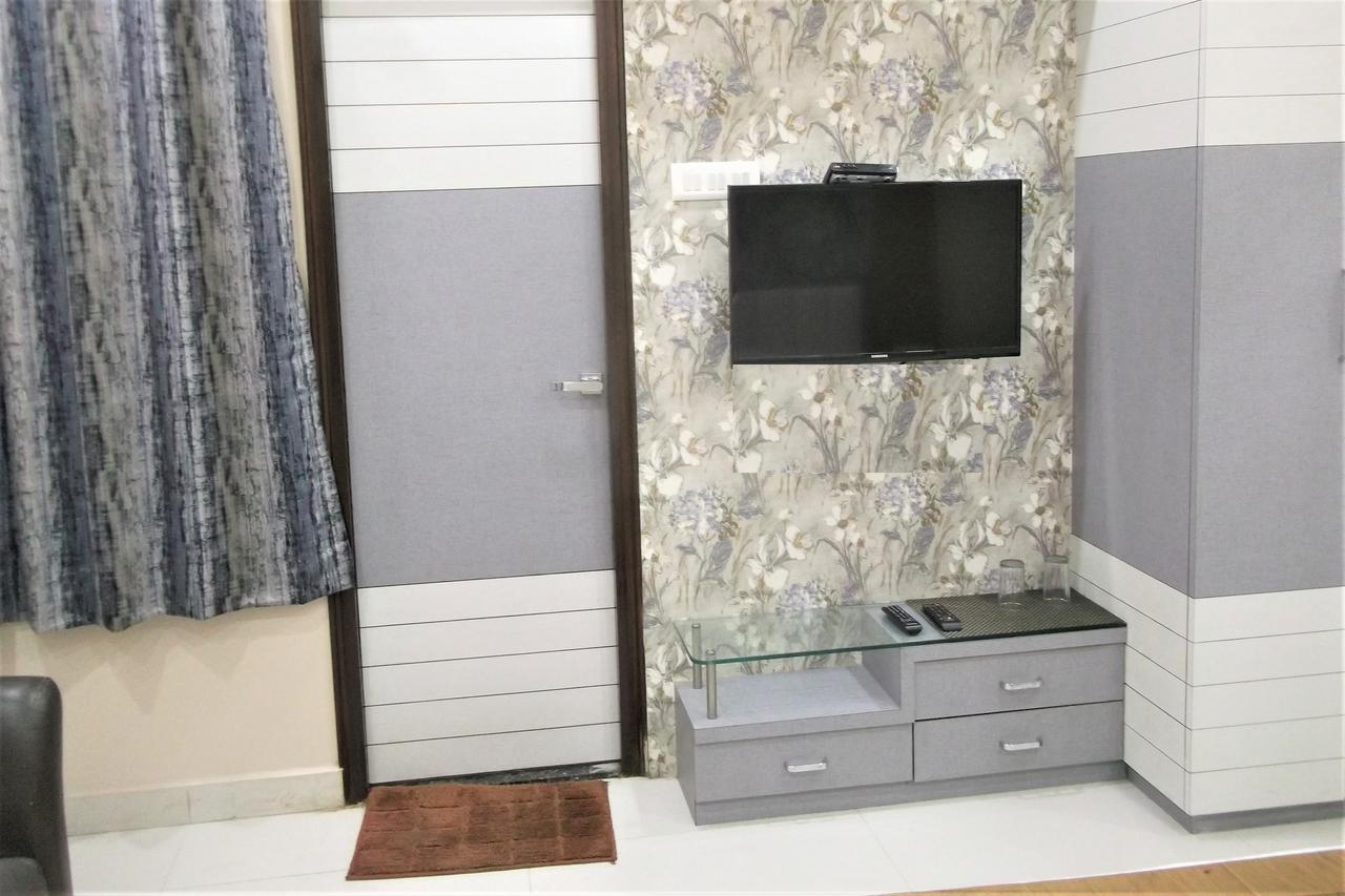 Oyo 10360 Hotel Grand Manoranjan Gorakhpur Eksteriør bilde