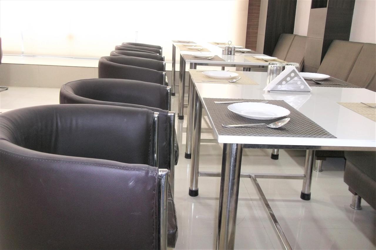 Oyo 10360 Hotel Grand Manoranjan Gorakhpur Eksteriør bilde