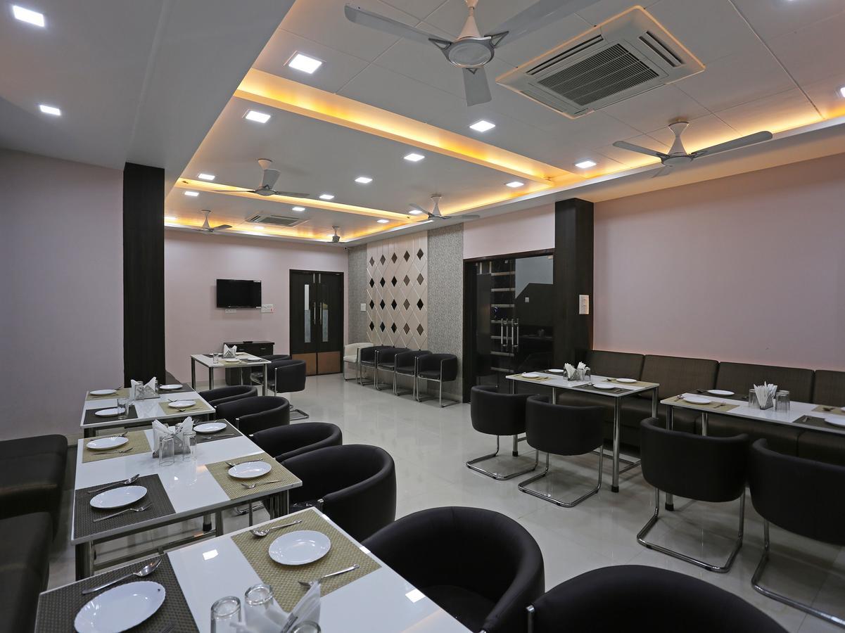 Oyo 10360 Hotel Grand Manoranjan Gorakhpur Eksteriør bilde